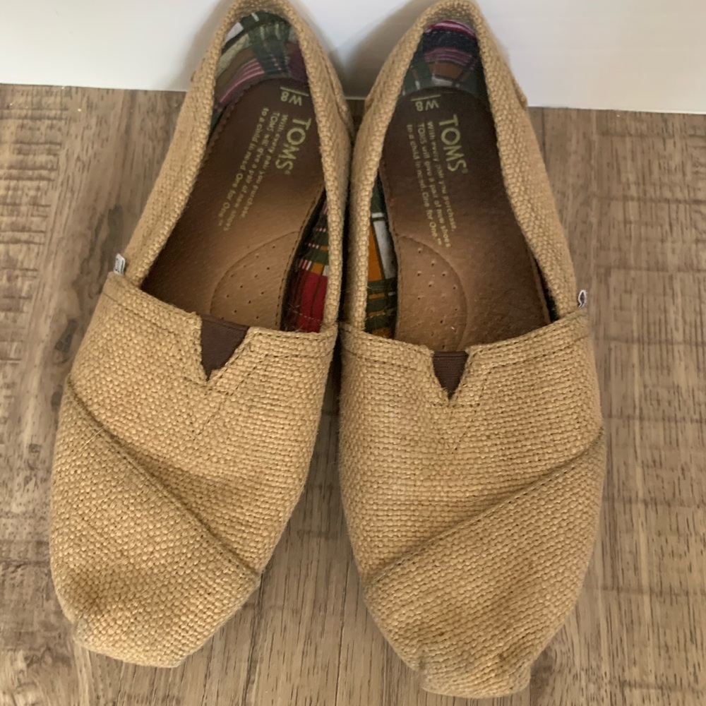 Toms